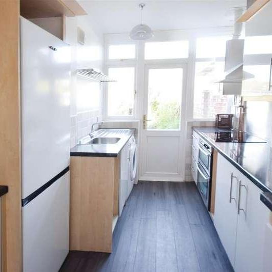 Sandbourne Avenue, Merton, SW19 - Photo 1