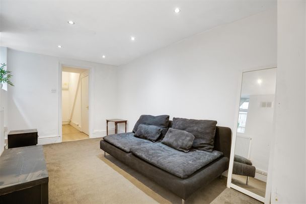 Flat To Let - Photo 1