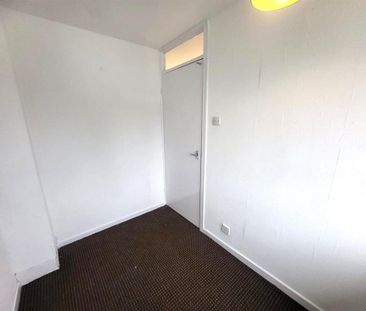 2 bedroom semi-detached house to rent - Photo 4