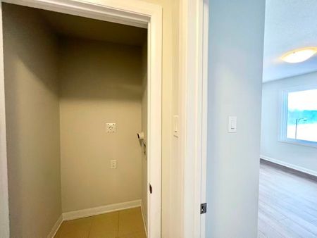 For Lease - 1120 Creekway Private, Kanata, Ontario - Photo 2