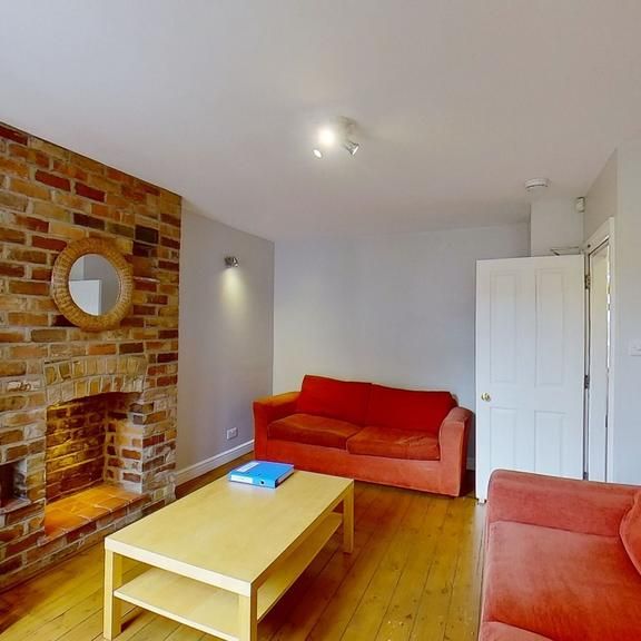 6 bedroom house to rent - Photo 1