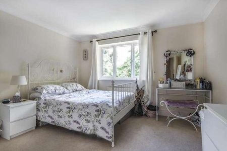 Woodham, Surrey, GU21 - Photo 3