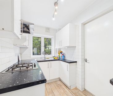 Albany Crescent, HA8 5AL, Edgware - Photo 6