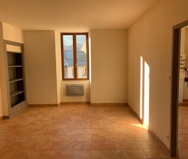 Location Appartement 3 pièces 67m² LES VANS 07140 - Photo 1
