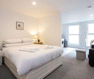 1 bedroom Flat To Let - Photo 4