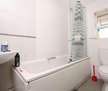 Aldershot Road, Guildford, Surrey, GU2 - Photo 3