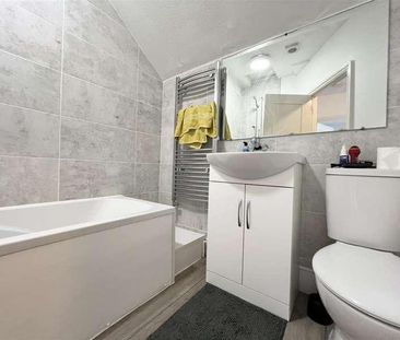 Birdhurst Rise, South Croydon, CR2 - Photo 2