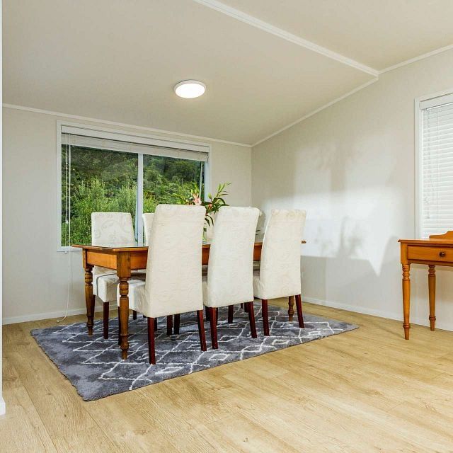 Sunny, Beautiful Home with Lovely Garden - Photo 1