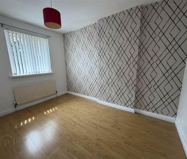 8 Merrion Park, Dunmurry, Belfast, BT17 0SF - Photo 4
