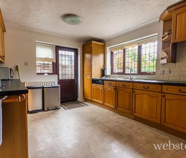 4 bedroom detached house to rent - Photo 3