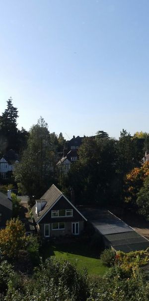 Flat to rent on - Photo 1