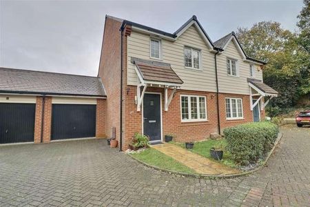 School Lane, Havant, PO9 - Photo 3