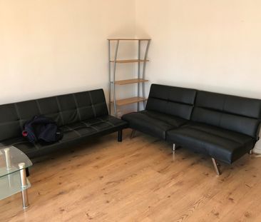 2 Bed Flat, Clive House, CR0 - Photo 2