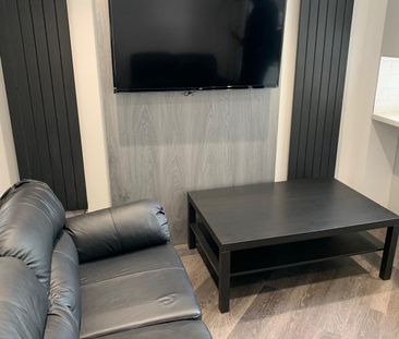 5 Bedroom House to Rent - Photo 2