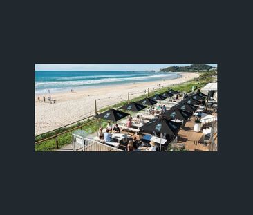 BEACHSIDE LIVING IN THE HEART OF PALM BEACH – POOL, SPACE & LOCATION! - Photo 6