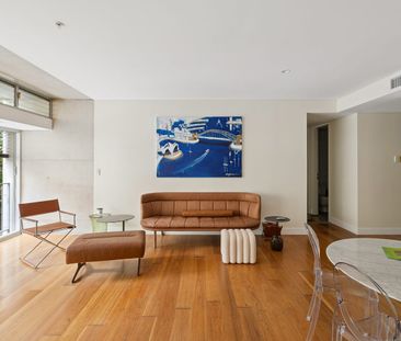 Spacious two-bedroom home in ‘Meta’ / stroll to CBD - Photo 2