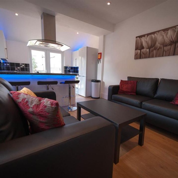 5 bedroom terraced house to rent - Photo 1