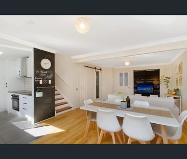 TIDY THREE BEDROOM TOWNHOUSE - Photo 1