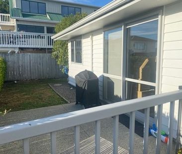 Short drive to Silverdale & Orewa! - Photo 2