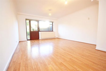 Linkfield Road, Isleworth, Middlesex, TW7 - Photo 3