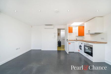 Studio to rent - Photo 2