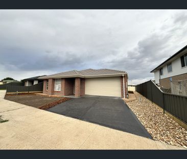 8 Teal Court, Kilmore, Vic 3764 - Photo 4