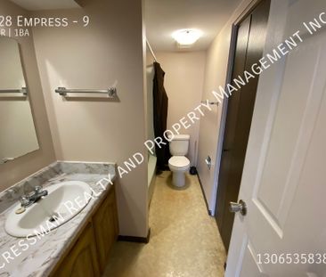 1 bed 1 bath APARTMENT located in Rosemont, Regina, SK. - Photo 5