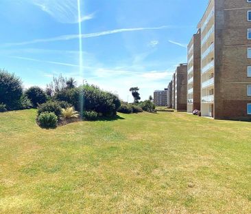 3 bedroom ground floor flat to rent - Photo 4