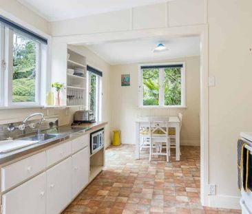 Cute cottage in bush setting - Photo 3