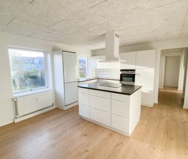 Stor og charmerende 4-værelses lejlighed i Vejgaard - Photo 6