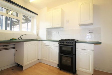 3 bedroom apartment to rent - Photo 5