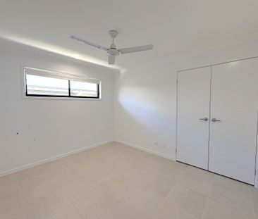 Modern Family Home in Lochinvar - Photo 6