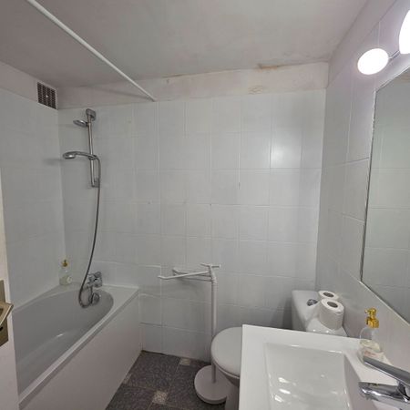 Location Appartement 2 pièces 43m² - Photo 4