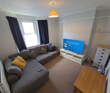 4 or 5 bedroom house - Photo 5