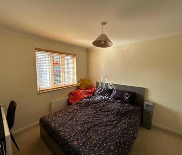 Bicknell Close, Guildford, GU1 - Photo 1