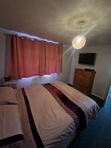 Comfortable double room with king-size bed - Photo 5