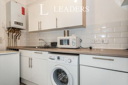 studio to rent Old Christchurch Road, Bournemouth, BH1 - Photo 2