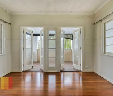 MODERN FAMILY HOME IN PADUA PRECINCT! - Photo 2