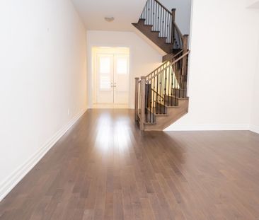 For Lease - 75 Merlin Street, Oakville, Ontario - Photo 2