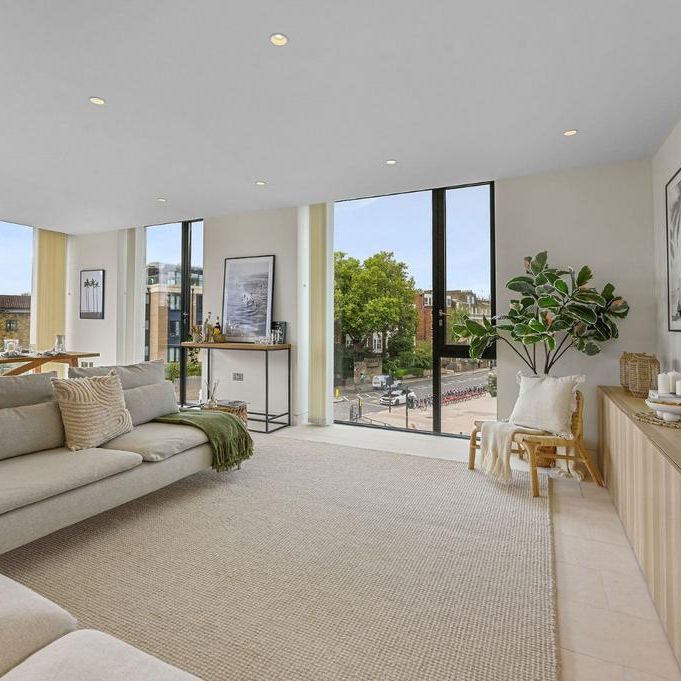 3 bedroom flat to rent - Photo 1