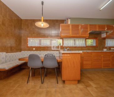 Beautiful and unique luxury villa for rent, with a large garden, in... - Photo 5