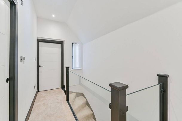 3 bedroom terraced house to rent - Photo 1