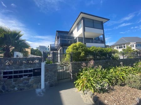 2/20 Esplanade, Sumner, NZ 8081 - Photo 4