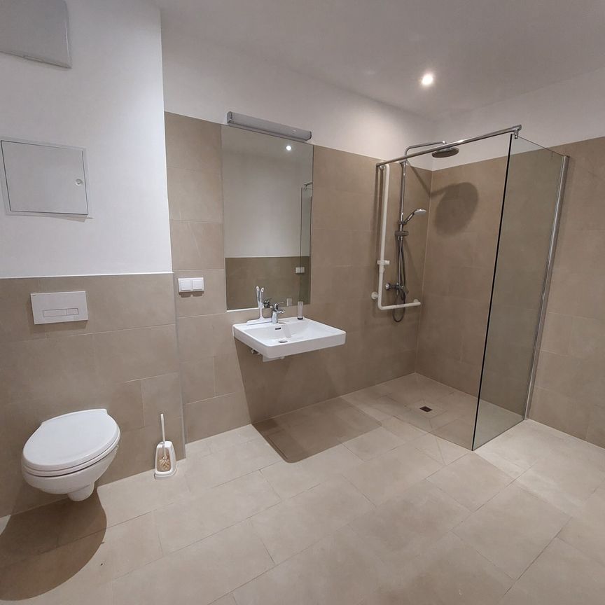 Provisionsfrei! Seniorenwohnung in Oberlaa mit Terrasse im 1. Dachgeschoß. - Photo 1