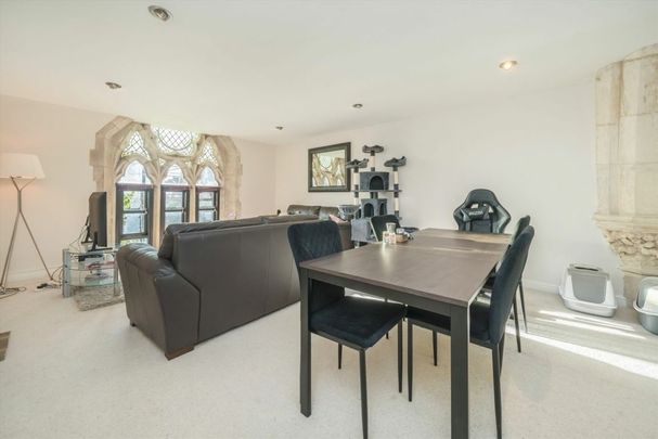 The Avenue - Photo 1