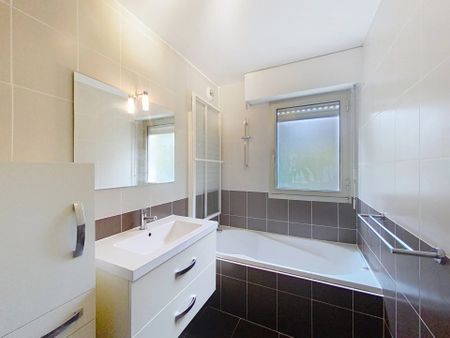 Location Appartement 3 pièces 72m² NICE 06200 - Photo 4