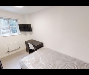 Room in a Shared House, Bristol City Centre, BS1 - Photo 1