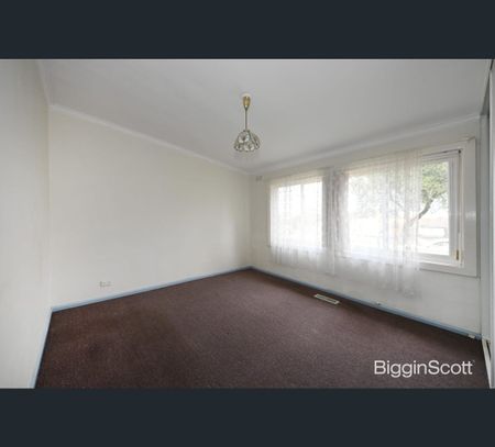 30 Kathryn Road, Knoxfield, Vic 3180 - Photo 4