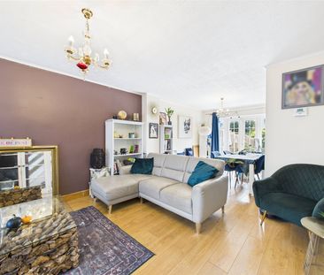 Springfield Avenue, Hampton, TW12 - Photo 2