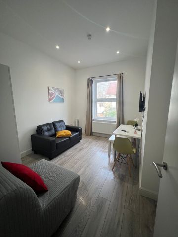 1 Bed Flat, London, SW2 - Photo 5